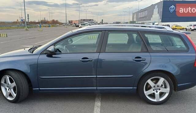 Синій Вольво V50, об'ємом двигуна 1.56 л та пробігом 225 тис. км за 8100 $, фото 3 на Automoto.ua