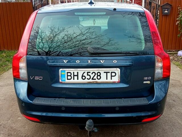 Синий Вольво В50, объемом двигателя 1.6 л и пробегом 226 тыс. км за 6900 $, фото 1 на Automoto.ua