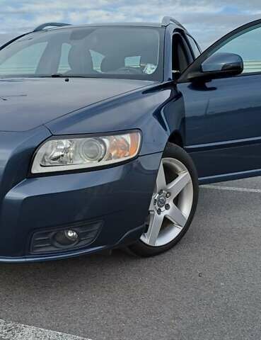 Синій Вольво V50, об'ємом двигуна 1.56 л та пробігом 225 тис. км за 8100 $, фото 1 на Automoto.ua