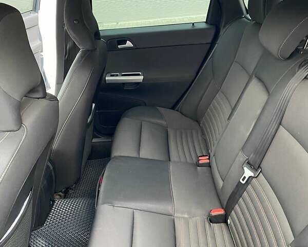 Синій Вольво V50, об'ємом двигуна 1.56 л та пробігом 292 тис. км за 6800 $, фото 2 на Automoto.ua