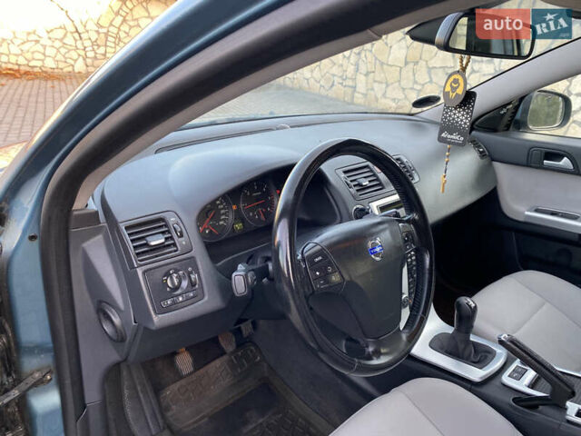 Синий Вольво В50, объемом двигателя 1.6 л и пробегом 212 тыс. км за 7200 $, фото 25 на Automoto.ua