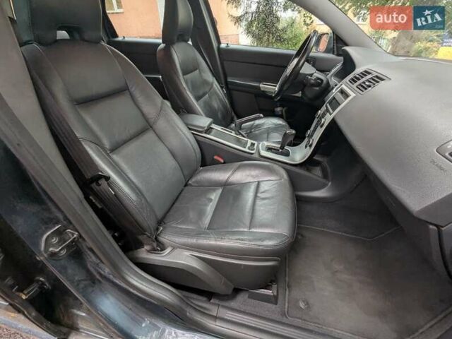 Синий Вольво В50, объемом двигателя 2.5 л и пробегом 235 тыс. км за 7900 $, фото 17 на Automoto.ua