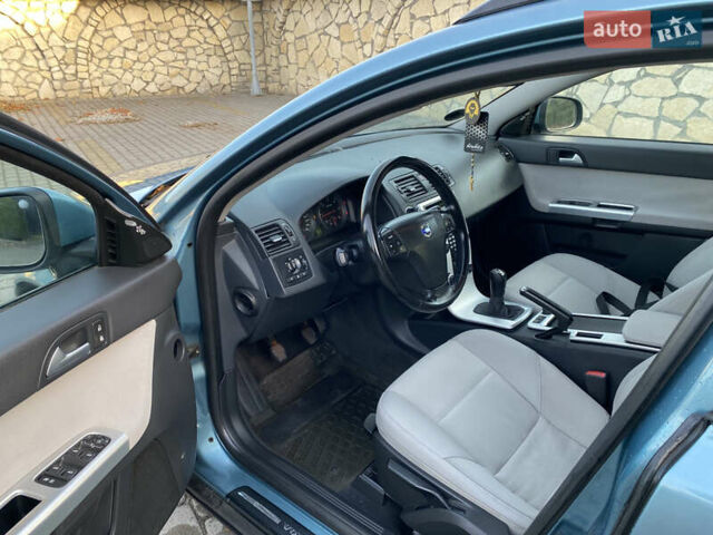Синий Вольво В50, объемом двигателя 1.6 л и пробегом 212 тыс. км за 7200 $, фото 19 на Automoto.ua