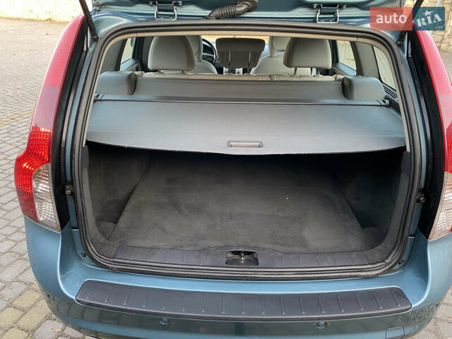 Синий Вольво В50, объемом двигателя 1.6 л и пробегом 212 тыс. км за 7200 $, фото 30 на Automoto.ua