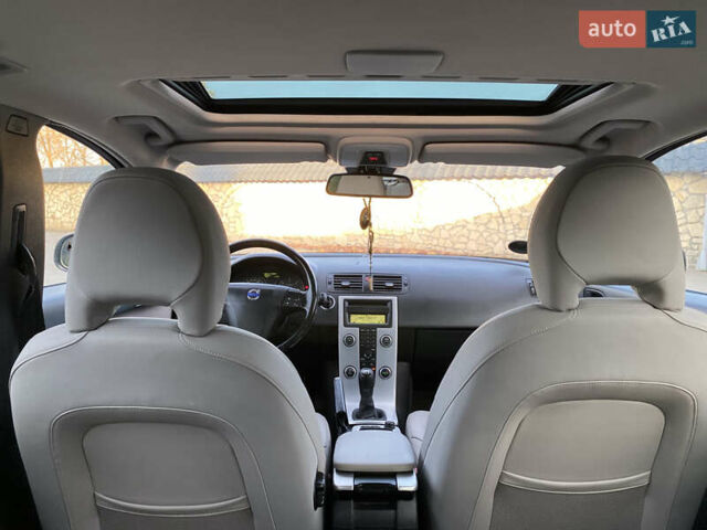 Синий Вольво В50, объемом двигателя 1.6 л и пробегом 212 тыс. км за 7200 $, фото 32 на Automoto.ua