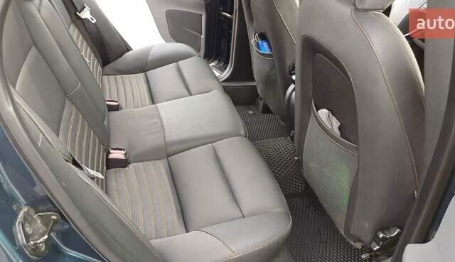 Синій Вольво V50, об'ємом двигуна 1.56 л та пробігом 225 тис. км за 8100 $, фото 23 на Automoto.ua