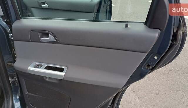 Синій Вольво V50, об'ємом двигуна 1.56 л та пробігом 225 тис. км за 8100 $, фото 14 на Automoto.ua