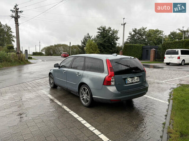 Синій Вольво V50, об'ємом двигуна 1.6 л та пробігом 253 тис. км за 6600 $, фото 4 на Automoto.ua
