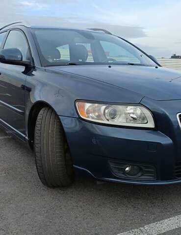 Синій Вольво V50, об'ємом двигуна 1.56 л та пробігом 225 тис. км за 8100 $, фото 2 на Automoto.ua