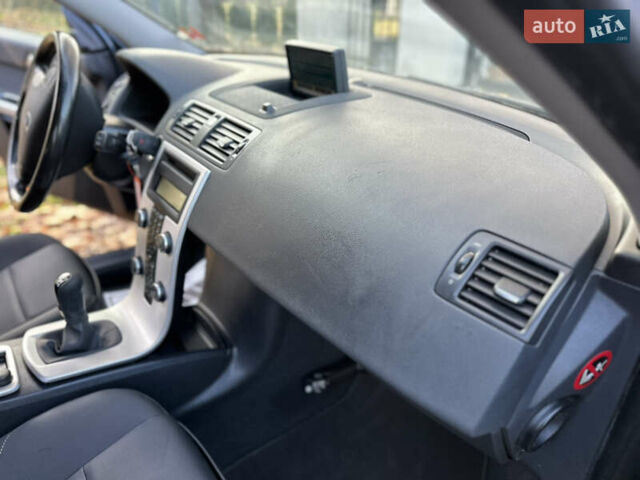 Синий Вольво В50, объемом двигателя 1.6 л и пробегом 234 тыс. км за 8300 $, фото 39 на Automoto.ua