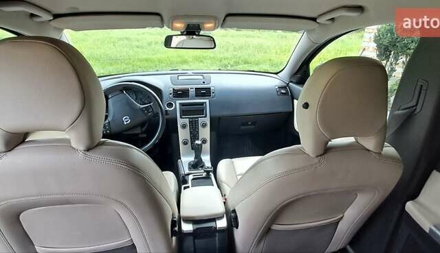 Синий Вольво В50, объемом двигателя 1.56 л и пробегом 270 тыс. км за 8300 $, фото 4 на Automoto.ua