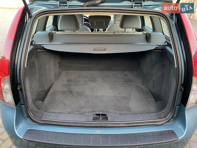 Синий Вольво В50, объемом двигателя 1.6 л и пробегом 212 тыс. км за 7200 $, фото 31 на Automoto.ua