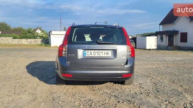 Синий Вольво В50, объемом двигателя 1.56 л и пробегом 228 тыс. км за 5800 $, фото 7 на Automoto.ua