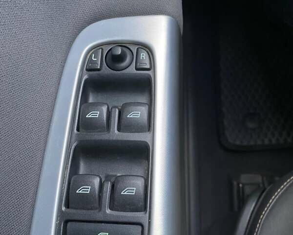 Синій Вольво V50, об'ємом двигуна 1.56 л та пробігом 292 тис. км за 6800 $, фото 5 на Automoto.ua