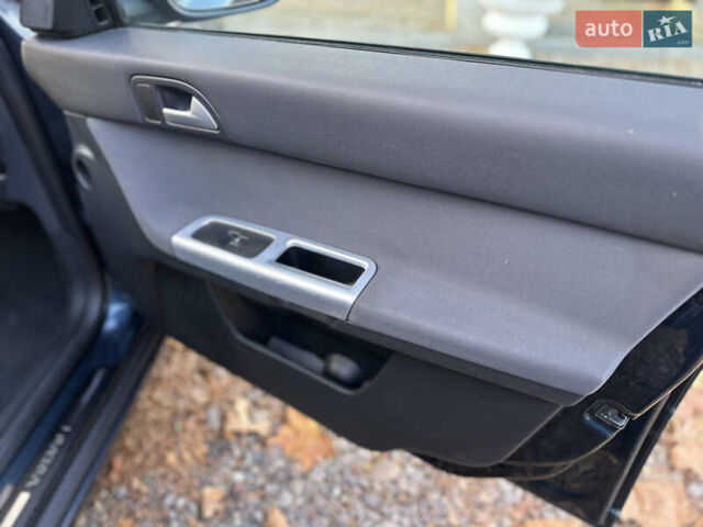 Синий Вольво В50, объемом двигателя 1.6 л и пробегом 234 тыс. км за 8300 $, фото 36 на Automoto.ua