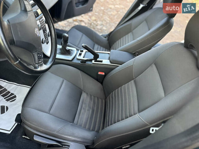 Синий Вольво В50, объемом двигателя 1.6 л и пробегом 234 тыс. км за 8300 $, фото 45 на Automoto.ua