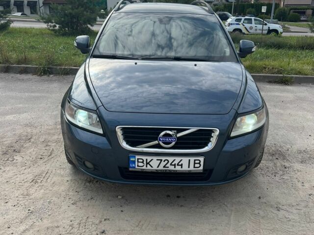 Синий Вольво В50, объемом двигателя 1.6 л и пробегом 265 тыс. км за 5500 $, фото 6 на Automoto.ua
