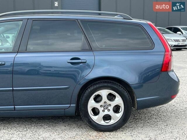 Синій Вольво V50, об'ємом двигуна 2 л та пробігом 216 тис. км за 7940 $, фото 5 на Automoto.ua