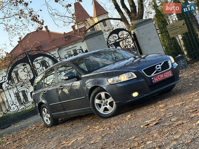 Синий Вольво В50, объемом двигателя 1.6 л и пробегом 234 тыс. км за 8300 $, фото 6 на Automoto.ua