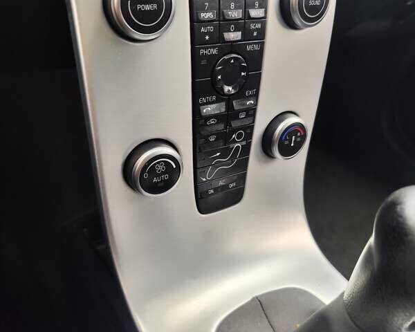 Синий Вольво В50, объемом двигателя 1.6 л и пробегом 212 тыс. км за 7950 $, фото 22 на Automoto.ua