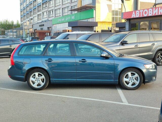 Синий Вольво В50, объемом двигателя 1.6 л и пробегом 227 тыс. км за 9499 $, фото 4 на Automoto.ua