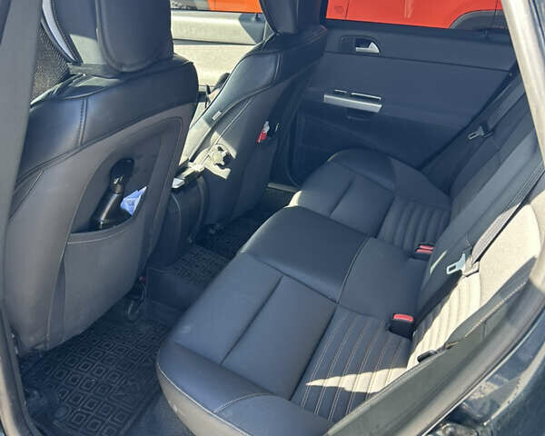 Синий Вольво В50, объемом двигателя 1.6 л и пробегом 229 тыс. км за 8700 $, фото 1 на Automoto.ua