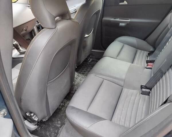 Синий Вольво В50, объемом двигателя 1.6 л и пробегом 270 тыс. км за 7849 $, фото 2 на Automoto.ua