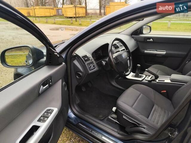 Синий Вольво В50, объемом двигателя 1.6 л и пробегом 212 тыс. км за 7950 $, фото 18 на Automoto.ua