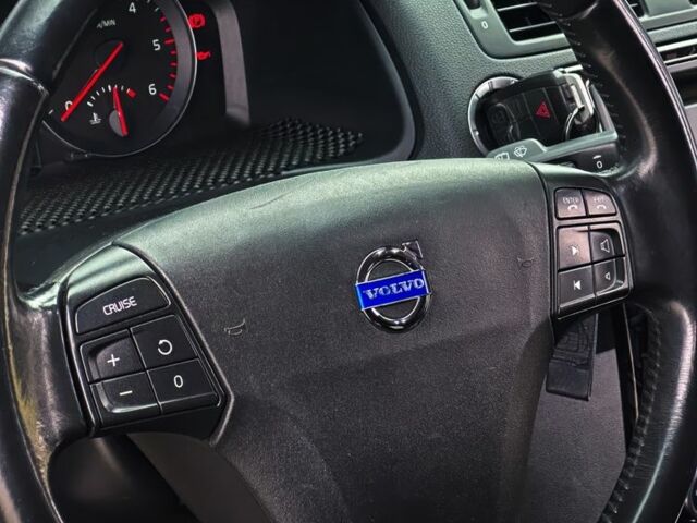 Синий Вольво В50, объемом двигателя 1.6 л и пробегом 250 тыс. км за 8800 $, фото 7 на Automoto.ua