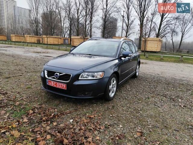 Синий Вольво В50, объемом двигателя 1.6 л и пробегом 212 тыс. км за 7950 $, фото 3 на Automoto.ua