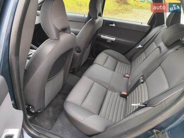 Синий Вольво В50, объемом двигателя 1.6 л и пробегом 212 тыс. км за 7950 $, фото 29 на Automoto.ua