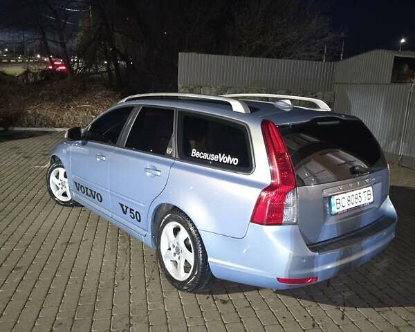 Синий Вольво В50, объемом двигателя 1.6 л и пробегом 217 тыс. км за 7500 $, фото 1 на Automoto.ua