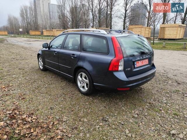 Синий Вольво В50, объемом двигателя 1.6 л и пробегом 212 тыс. км за 7950 $, фото 6 на Automoto.ua