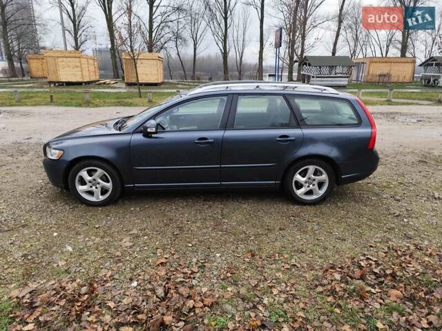 Синий Вольво В50, объемом двигателя 1.6 л и пробегом 212 тыс. км за 7950 $, фото 5 на Automoto.ua