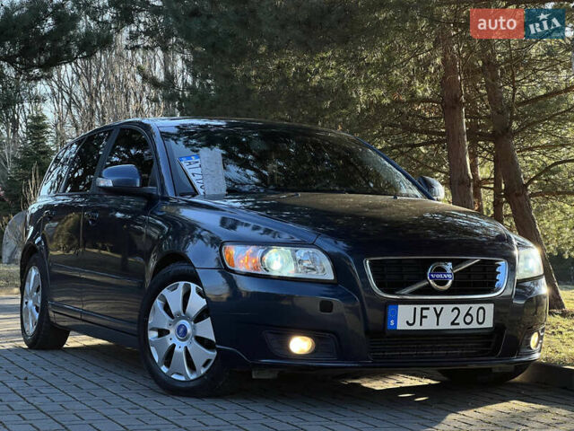 Синий Вольво В50, объемом двигателя 1.6 л и пробегом 300 тыс. км за 7100 $, фото 2 на Automoto.ua