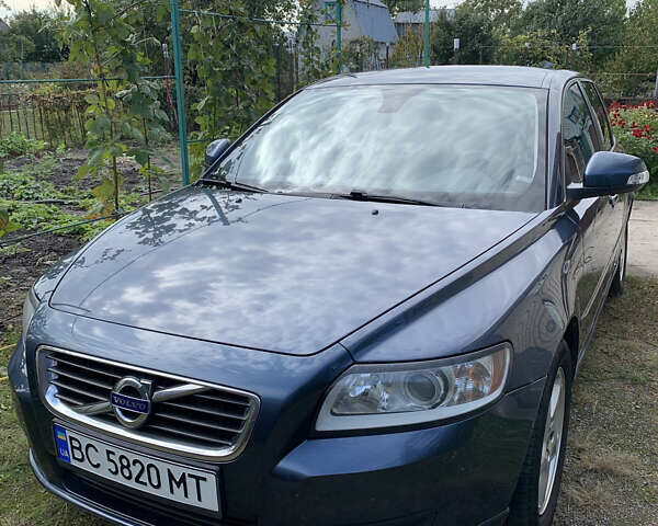Синій Вольво V50, об'ємом двигуна 1.6 л та пробігом 230 тис. км за 8000 $, фото 1 на Automoto.ua