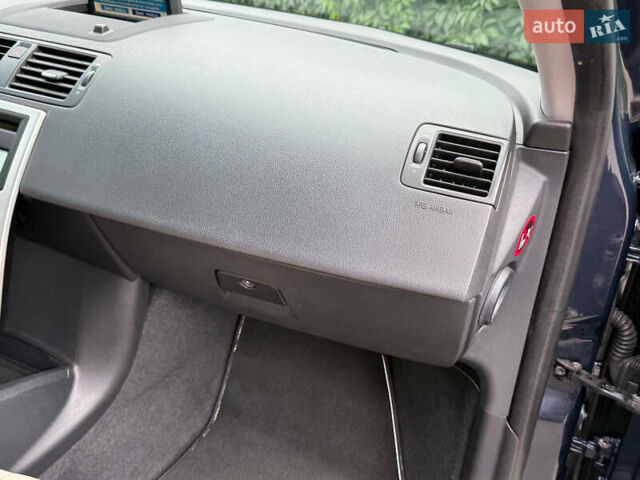 Синий Вольво В50, объемом двигателя 1.6 л и пробегом 227 тыс. км за 8600 $, фото 30 на Automoto.ua