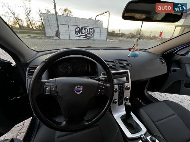 Синий Вольво В50, объемом двигателя 1.6 л и пробегом 211 тыс. км за 8500 $, фото 12 на Automoto.ua