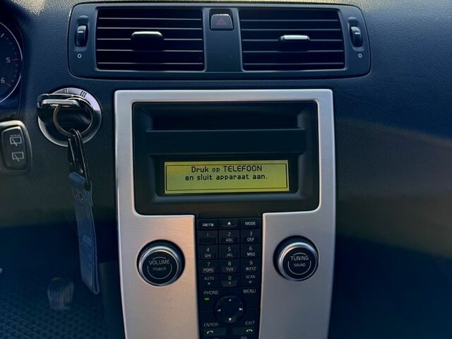 Синий Вольво В50, объемом двигателя 1.6 л и пробегом 250 тыс. км за 9000 $, фото 3 на Automoto.ua