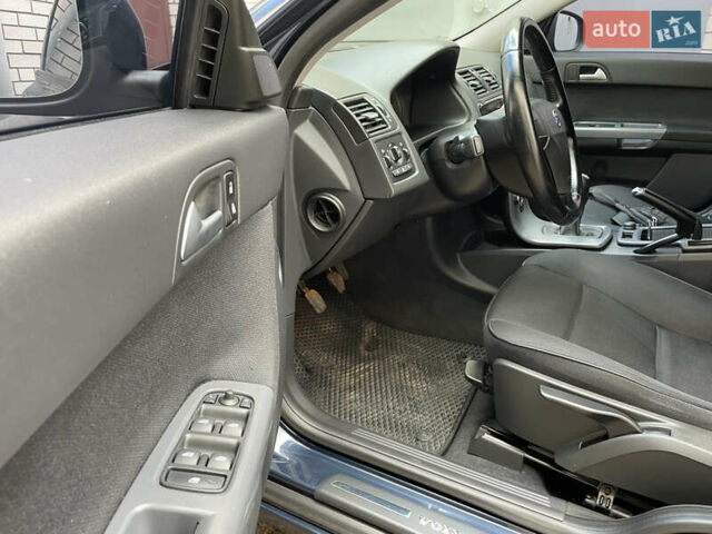 Синий Вольво В50, объемом двигателя 1.56 л и пробегом 268 тыс. км за 7800 $, фото 11 на Automoto.ua