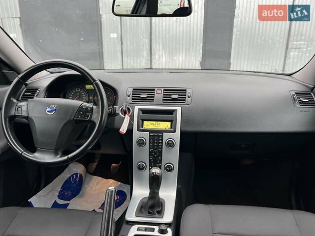 Синий Вольво В50, объемом двигателя 1.6 л и пробегом 195 тыс. км за 7990 $, фото 34 на Automoto.ua