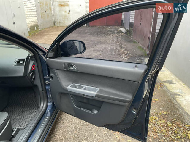 Синий Вольво В50, объемом двигателя 1.56 л и пробегом 268 тыс. км за 7800 $, фото 22 на Automoto.ua