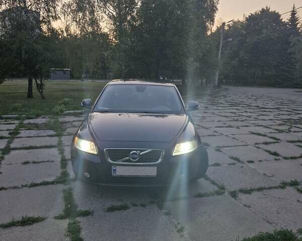 Синий Вольво В50, объемом двигателя 1.6 л и пробегом 248 тыс. км за 8200 $, фото 3 на Automoto.ua