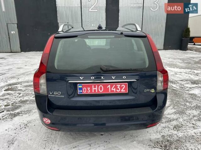 Синий Вольво В50, объемом двигателя 1.6 л и пробегом 195 тыс. км за 7990 $, фото 12 на Automoto.ua