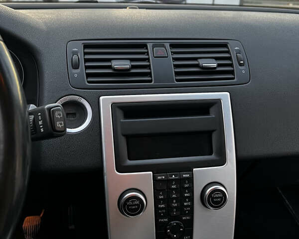 Синий Вольво В50, объемом двигателя 1.6 л и пробегом 211 тыс. км за 8500 $, фото 15 на Automoto.ua