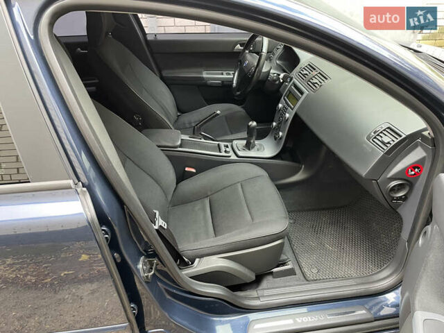 Синий Вольво В50, объемом двигателя 1.56 л и пробегом 268 тыс. км за 7800 $, фото 24 на Automoto.ua