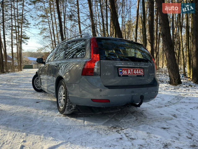 Синий Вольво В50, объемом двигателя 1.6 л и пробегом 220 тыс. км за 8450 $, фото 4 на Automoto.ua