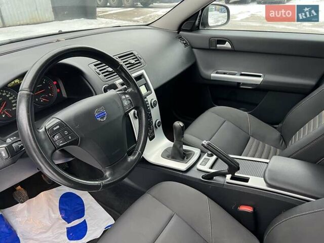 Синий Вольво В50, объемом двигателя 1.6 л и пробегом 195 тыс. км за 7990 $, фото 23 на Automoto.ua