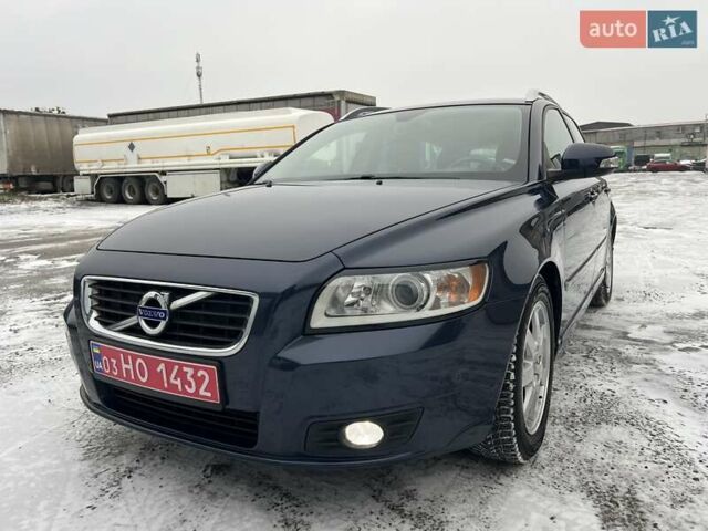 Синий Вольво В50, объемом двигателя 1.6 л и пробегом 195 тыс. км за 7990 $, фото 4 на Automoto.ua