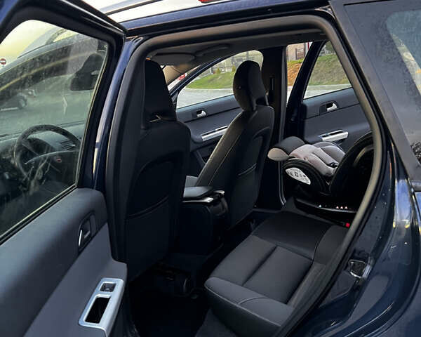 Синий Вольво В50, объемом двигателя 1.6 л и пробегом 211 тыс. км за 8500 $, фото 9 на Automoto.ua